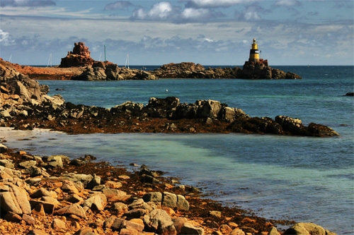 Navigation périlleuse autour de l'ile de Bréhat